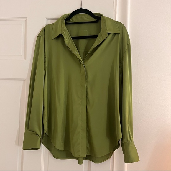 Daily Drills Silky Button Down XS/S in Olive - Picture 2 of 7